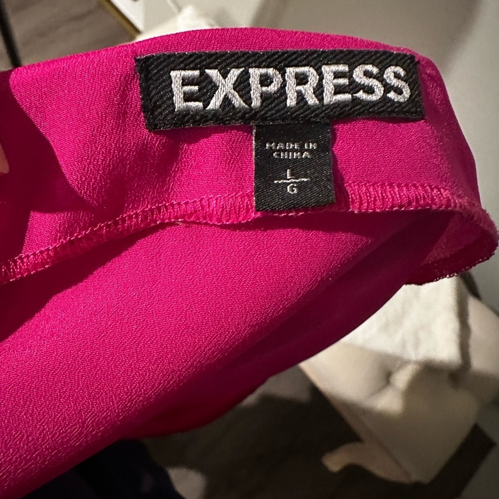 Express Fuchsia Blouse with Ribbon Cutout Shoulder size Large - Picture 5 of 5